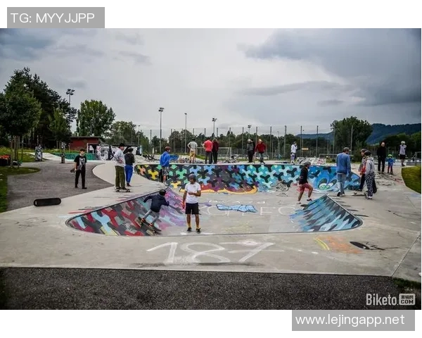 运动滑板深度揭秘上海滑板队如何在城市中展开阵地战与体育文化的融合 运动滑板深度揭秘上海滑板队如何在城市中展开阵地战与体育文化的融合