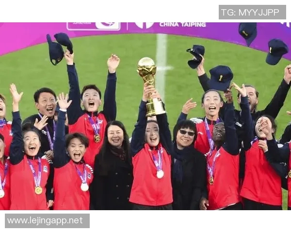 武汉足球队在冠军赛积分榜上以82分稳居第一名展现强劲实力