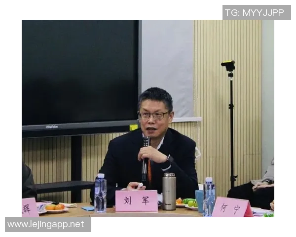 刘军回顾篮球生涯的辉煌与挑战分享成长故事与未来展望